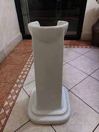 Colonna ceramica per lavabo