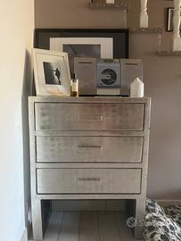 Cassettiera argentata