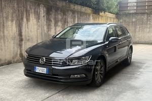 VOLKSWAGEN Passat Variant 1.6 TDI SCR DSG Business
