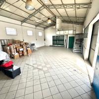 Capannone deposito cambio destiz uso facile