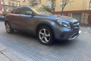 Mercedes GLA 200d 4matic TAGLIANDI CERTIFICATI