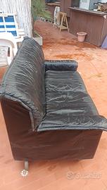 divano in pelle elegante e comodissimo 