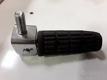 Pedana poggia piedi post. sx yamaha xj 750 fj 1100