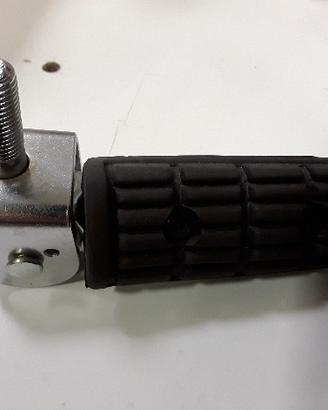 Pedana poggia piedi post. sx yamaha xj 750 fj 1100
