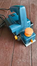 Pialla elettrica professionale AEG 700W