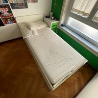 Letto in legno massello bianco