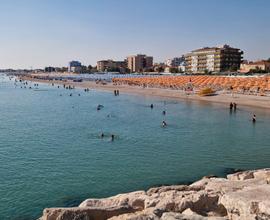 A 100 mt dal mare:Lido di Fano dal 26/7 al 2/8