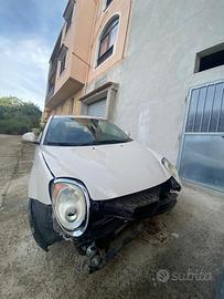 Alfa mito incidentata