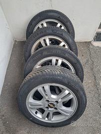 5 gomme, 4 stagioni (4 cerchi in lega) 