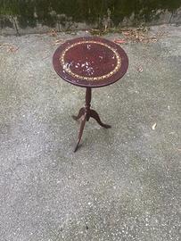 Tavolino orientale decorato