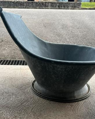Vecchia vasca da bagno