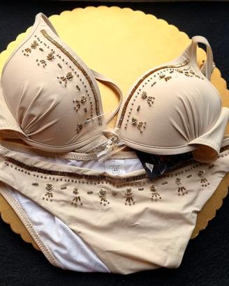 Nuovo lussuoso costume da bagno Sensitive,46