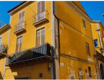 Appartamento con cantina