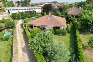 VILLA SINGOLA A MORIONDO TORINESE