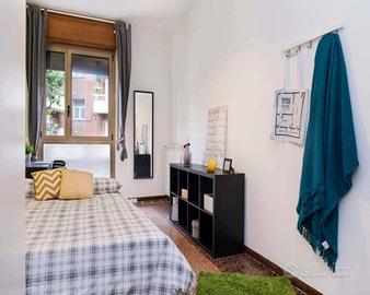 Stanza in appartamento di 180 m² a Bologna