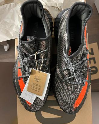 YEEZY Boost 350 V2  - Carbon Beluga (44 e 2/3)
