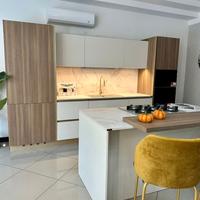CUCINA CON ISOLA