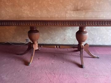 Tavolo antico in noce