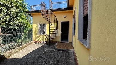 CASA INDIPENDENTE A ISOLA DEL LIRI