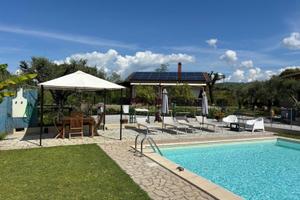 Villa indipendente a Sarzana con piscina