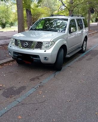 Nissan pathfinder r51