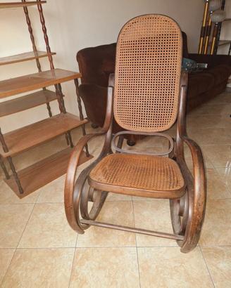 Sedia a dondolo paglia di Vienna stile Thonet