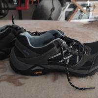 Scarpe da trekking basse AHNU da donna (n. 39.5)