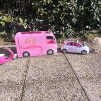 Vespa, cavallo bianco, Fiat 500 e Camper Barbie