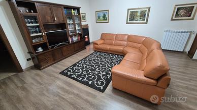 parete e divano per salotto ritiro in zona