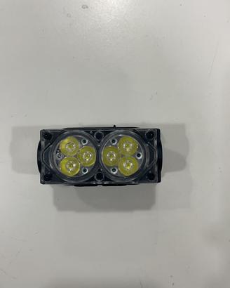 Lampada frontale a LED ricaricabile tramite USB