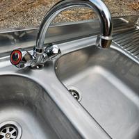 Lavello inox 2 vasche con sgocciolatoio