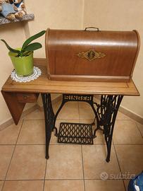 Macchina cucire Singer d'epoca a pedale