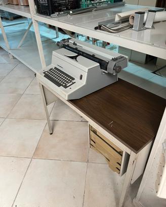 Macchina da scrivere