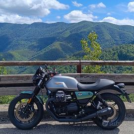 Moto Guzzi V7 Centenario - 4.300km - Accessoriata