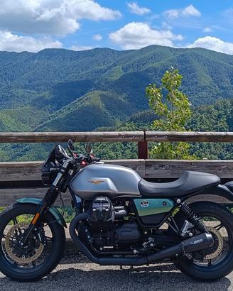 Moto Guzzi V7 Centenario - 4.300km - Accessoriata