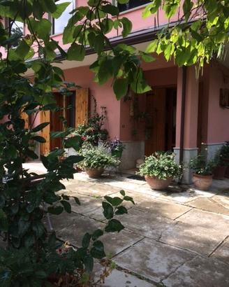 Villa indipendente con giardino privato