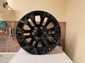 Cerchi in lega 18’’ a6x2 razze a Y Nero