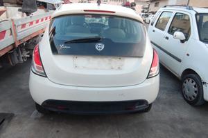 Portellone paraurti stop Lancia y 2015