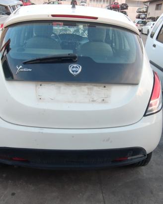 Portellone paraurti stop Lancia y 2015