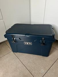 YETI Tundra 45 Ghiacciaia Blu Navy