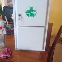 Armadietto per medicinali anni 70 