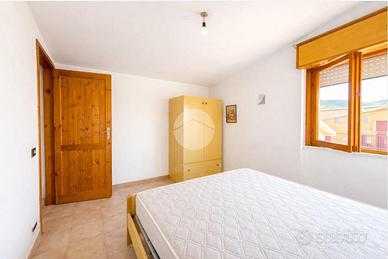 2 LOCALI A FALCONARA ALBANESE