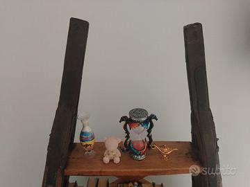 libreria in legno ricavata da imbarcazione 