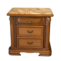 Comodini in legno lucido con piano in marmo
