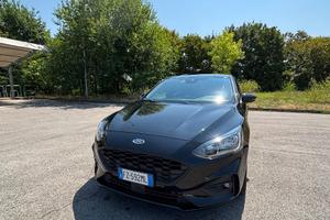 Ford Focus st-Line 1.5 120 cv