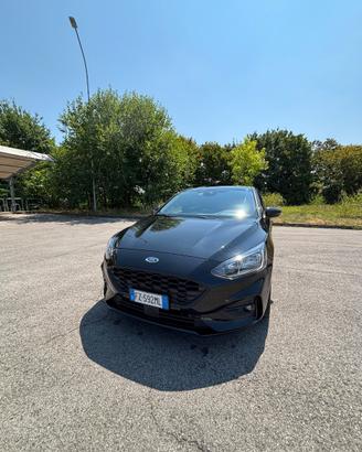 Ford Focus st-Line 1.5 120 cv