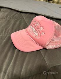 Cappello Corteiz Alcatraz Trucker – Rosa –