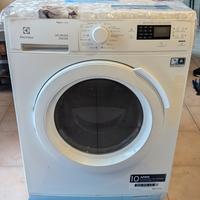 Lavasciuga Electrolux 8Kg/6Kg RWW1683HFW