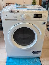 Lavasciuga Electrolux 8Kg/6Kg RWW1683HFW