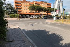 Locale commerciale via Bruxelles Latina